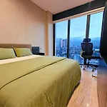 Luxury 20Th-Floor Loft