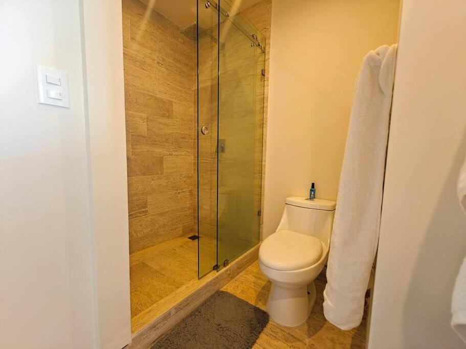 Luxury 20th-floor Loft Apartment *