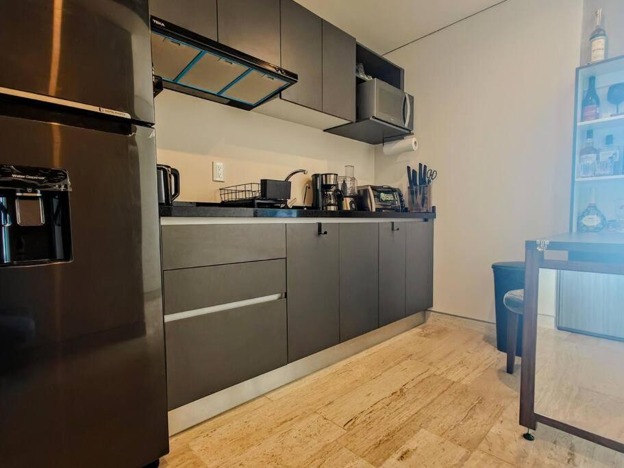 Luxury 20th-floor Loft Apartment *